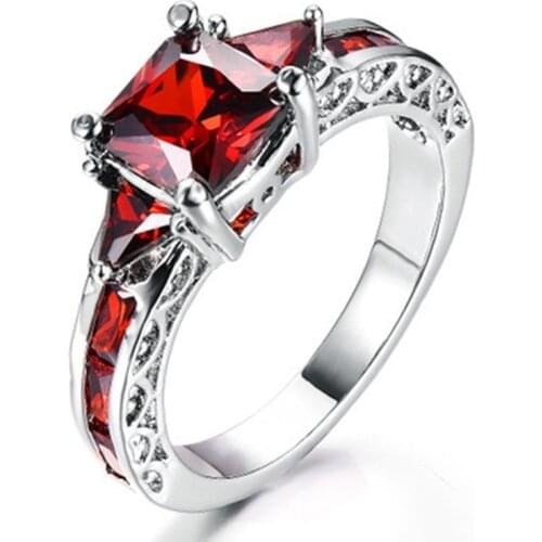 Luxury Female Red Square Stone Ring Vintage Silver Color Square Red Crystal Zircon Ring Engagement Wedding Party Rings for Women