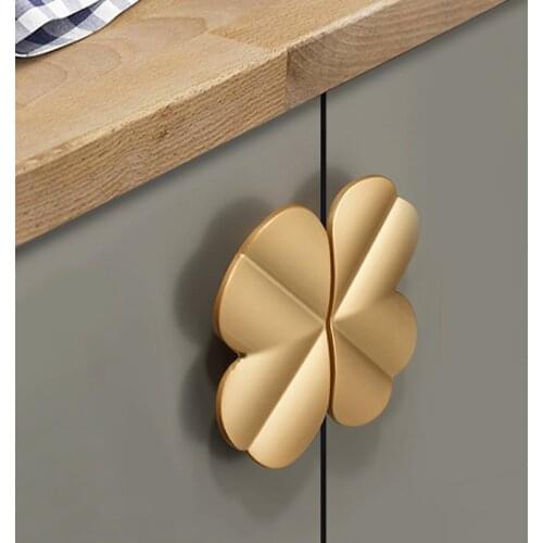 DIY Four Leaf Clover shape/Creative Zinc alloy Door knob European Furniture Handles Drawer Pulls Kitchen Cabinet Handles