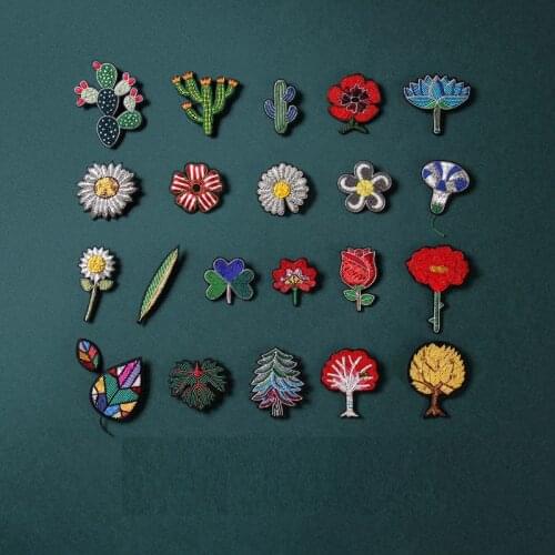 Hand embroidery Fashion Wolf fox monster deer panda Badge for DIY bag coat shoes brooch Broche