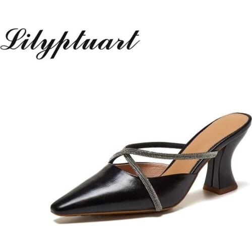 In the summer of 2021, womens new leather thick-heel slippers are fashionable, comfortable and wear-resistant slippers