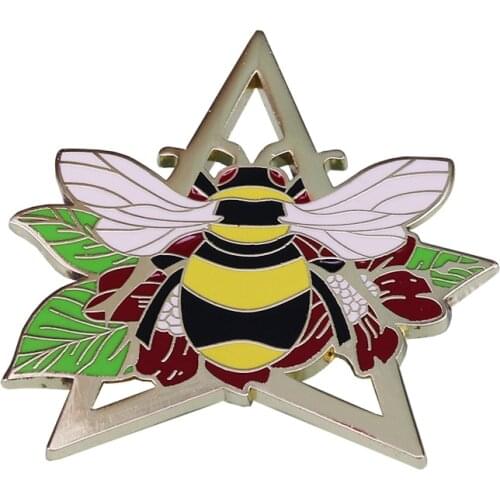 Bee pentagram gold finished metal badge add some witch flair to your jackets or bag