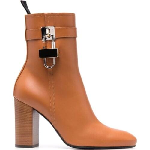 2021 Autumn Genuine Leather Womens Boots Square Heel High Heels Side Zipper Brown Short Boots Gold Lock Buckle Booties Botas