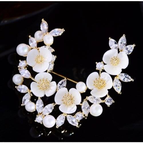 Delicate Zircon Shell Flower Brooch Elegant Creative Pearl Pin Wedding Temperament Coat Corsage Christmas Gift for Women