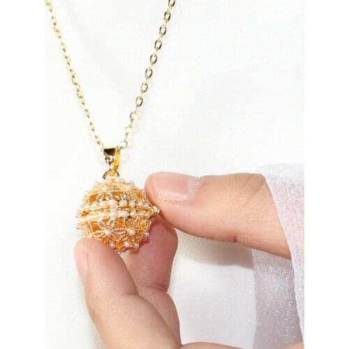 2PCS Shining Pearl Locket Necklace Flower Locket Essential oil Aroma Diffuser Locket Necklace Aromatherapy Locket Necklaces