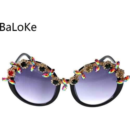 Vintage Sunglasses Women Fashion Crystal Full Frame Round Sun Glasses Retro Ladies Sunglasses Black Color Women Outdoor Eyewear