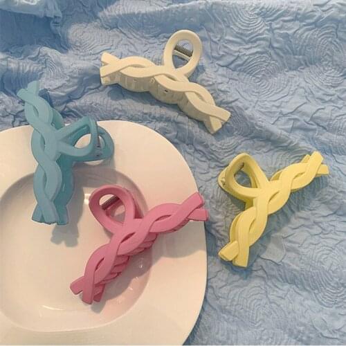 Candy Colors Hair Claws Niche Design Simple Twisted Pink Blue Yellow White Headdress Temperament Shark Clip Hair Accessories