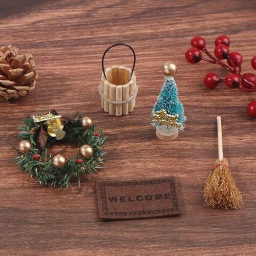 1 Set 1/12 Dollhouse Miniature Christmas Tree Wreath Broom Carpet Bucket Accessories