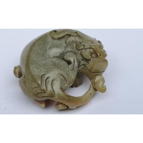 YIZHU CULTUER ART Collection Old China Xinjiang Jade Carving Beast Pendant Antique Decoration Gift