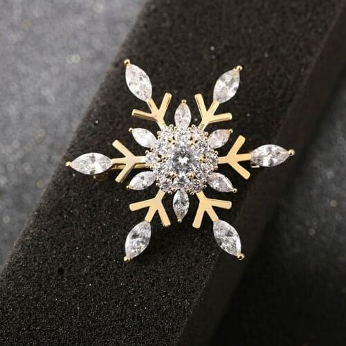 Snowflake Brooches for Women Fashion Rhinestones Crystal Collar Pin Wedding Party Jewelry Accessories Gift Elegant broches mujer