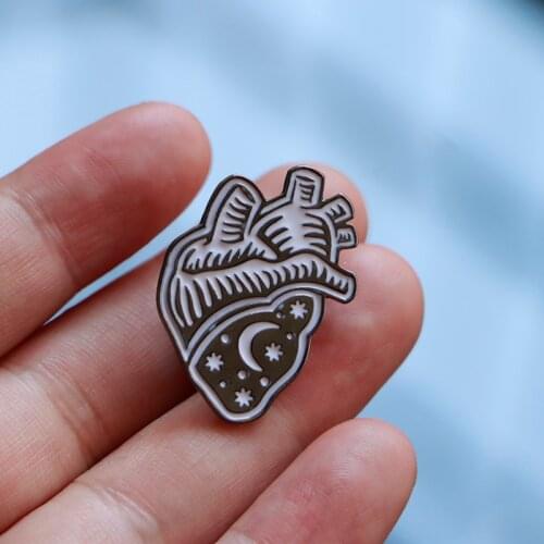 YQ107 Moon Stars Enamel Pin Heart Art Brooch for Women Men Gothic Style Badge for Collar Tops Lapel Jewelry Friends Best Gift