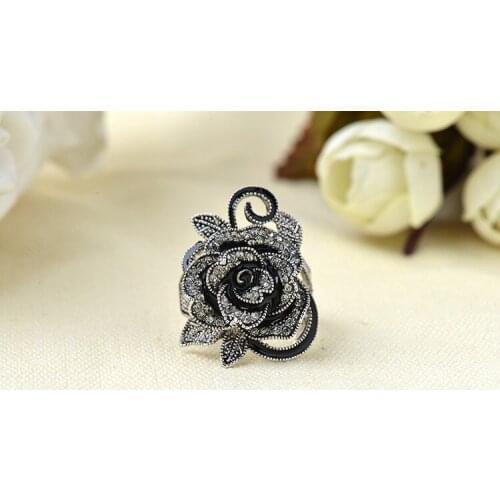 Vintage Female Rose Flower Big Ring Unique Silver Filled Finger Party Ring Charm Black Crystal Enamel Wedding Rings For Women