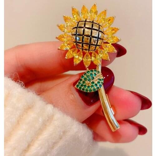 Trendy Metal Gold Plated Cubic Zirconia Suit Lapel Pins 2021 New Korea Style High Quality Golden Sunflower Brooch For Women