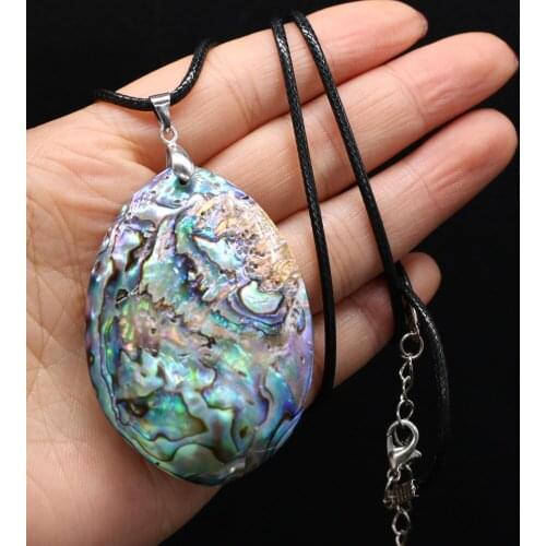 Natural Shell Pearl Necklace For Woman Circular Shape Large Size Classic Style Leather Rope 55 + 5cm Pendant 4 * 6cm