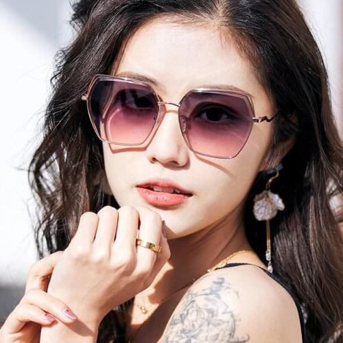 Retro Polygon Women/Men Brand Designer Sunglasses Vintage Small Eyewear Black Red Yellow Shades Metal Frame Sun Glasses Oculos