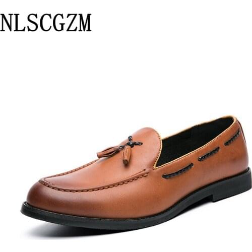 Tassels Formal Slip on Shoes Men Italian Wedding Dress Oxford Shoes for Men Coiffeur Men Dress Shoes Loafers Business Suit