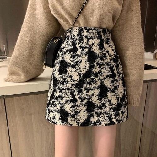 Retro pattern half-length skirt autumn and winter female new version of the high-waisted thin a-line short skirt bag hip skirt