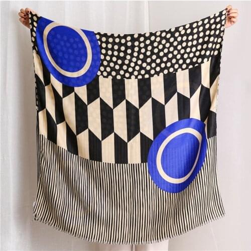 2021 new Autumn and winter women print Cotton and linen tourism scarves Fashion seaside sunscreen quality cotton material shawl