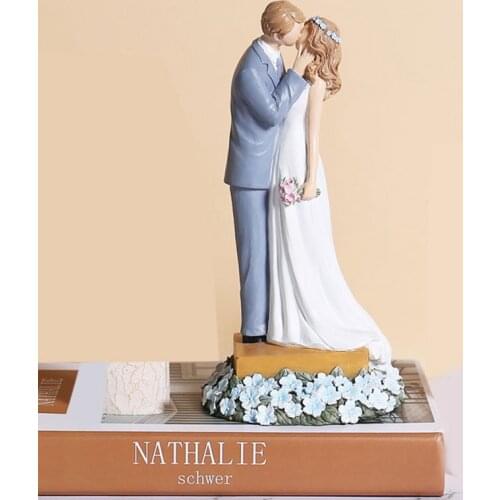 Abstract Resin Figure Valentines Day People Ornament Bedroom Living Room Decoration Accessories Home Room Office Decor