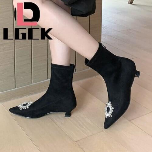 2021 Autumn and Winter New Womens Comfortable Shallow Mouth Pointed Boots Womens Metal Decoration Simple Sweet Wild Boots