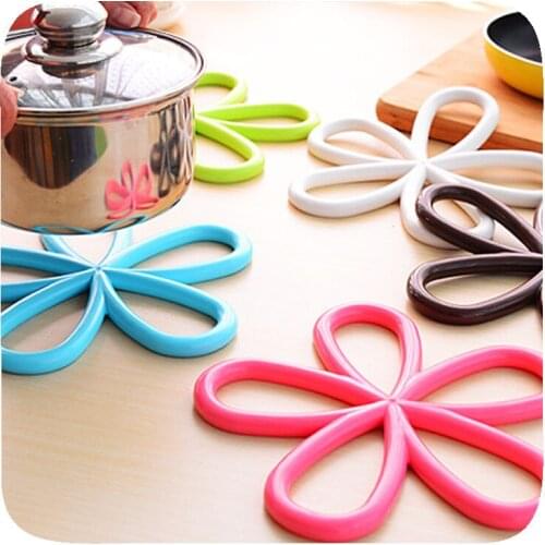 1Pcs Quincunx Anti-hot Insulation Pad Potholders Kitchen Non-slip Doily Placemat Insulation Cap Mat(Random Color)