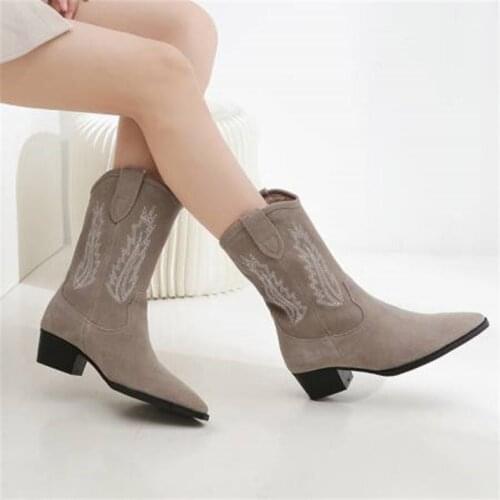 New Winter Boots Women 2020 genuine leather embroidered Black Short Boots pointed toe chunky heel short plush warm knight Boots