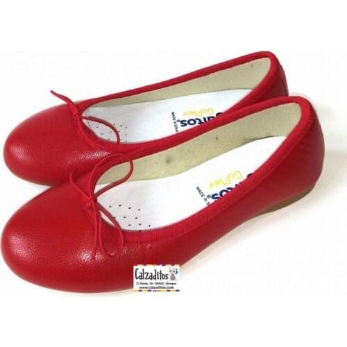Flat red with bow detail al tone, Conguitos