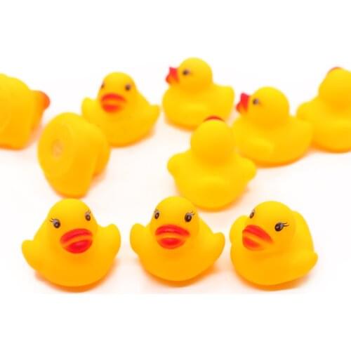 10pcs Yellow Rubber Squeaky Ducks Bath Toy Newborn Baby Swiming Pool Play Toy Baby Shower Birthday Decoration Hot