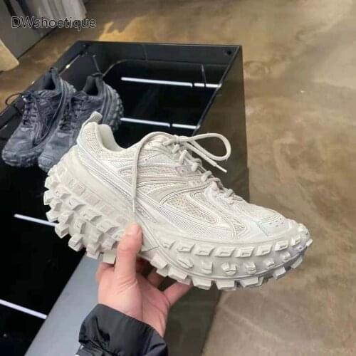 DWshoetique Footwear