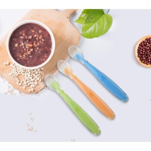 Hot Sale Baby Feeding Spoon with Storage Box Non-Slip Baby Trainning Spoon Food Grade Silicone Cute Baby Feeding Tableware