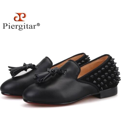 Piergitar 2019 new Parent-child style handmade childrens loafers with tassel and spikes designs Party kid leather shoes