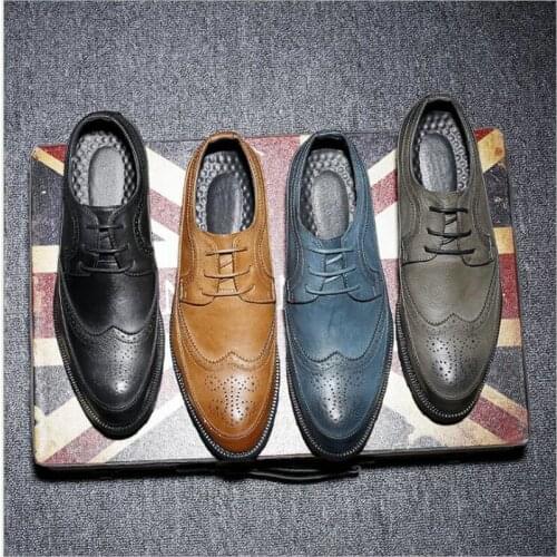 New Fashion Casual Italian Stylist Men Flat Formal Oxfords Wedding shoe Mens Dress Shoes Leather Brogue Shoes big size R3-59