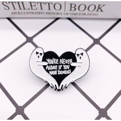 Creative Heart Shape Bone Hand Enamel Brooch Ghost Letters Alloy Badge Denim Shirt Bag Pins Punk Accessories Jewelry Gifts