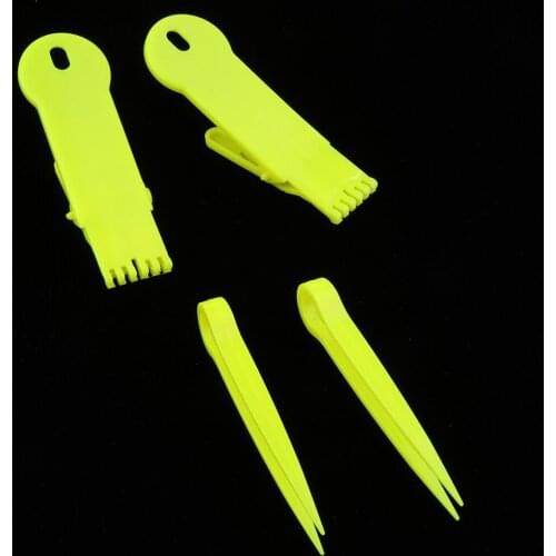 2pcs Professional Earthworm Bloodworm Clip Fishing Lure Clip Tackle Tools