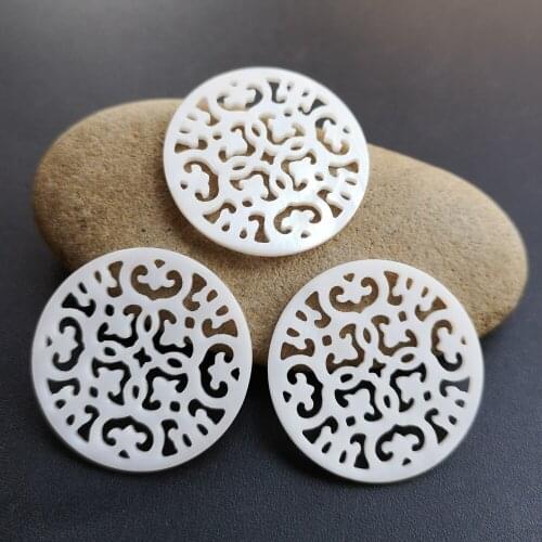 30pcs/lot 25mm Natural Hollow cut Flower Mother of Pearl shell for DIY Jewelry Round Pearl shell for earrings