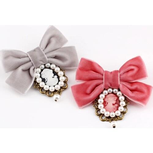 Women Velvet Ribbon Bowknot Vintage Queens Cameo Antique Simulated-pearl Brooches Elegant Lady Bowties Badge Costume Jewelry