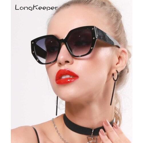 Square Cat Eye Sunglasses Women 2020 Fashion Traveling Retro Style Rivets Sun Glasses for Ladies Big Frame Eyewear Shades Oculos
