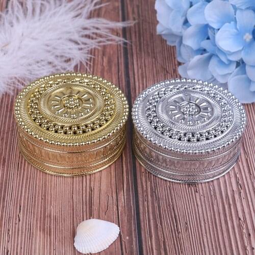 Creative 1PC Plastic Candy Box Wedding Vintage Candy Boxes Chocolate Gift Treat Boxes Wedding Party Favor Hollow Gold Silver Box