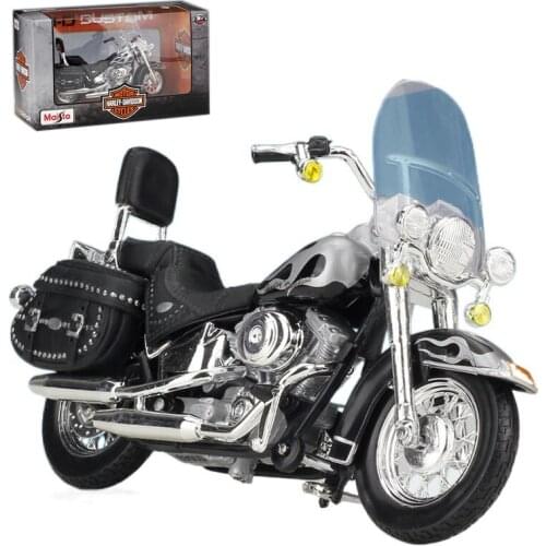 Kids Toys Car Maisto1:18 Harley 2002 FLSTC Heritage Softail Class Model Car Simulation Alloy Motorcycle Metal Gifts Collection