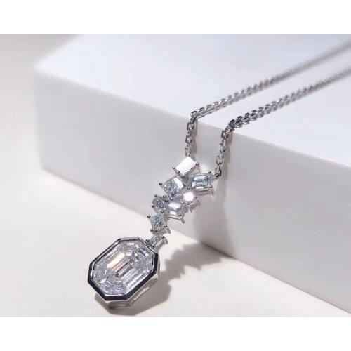 AEAW Sell Hot 18k White Gold Top Class Lady Fashion Emerald Cut Pendant Necklace for Women
