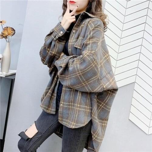 2020 New Arrival Women Batwing Sleeve Oversize Harajuku Plaid Shirt Turn-down Collar Button Up Retro Long Sleeve Shirt Tops