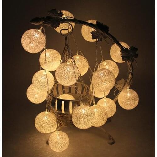 Christmas Lighting 2.5 meter 20 Globes Lantern Cotton Balls Fairy String Lights Home Decor Lights Party Wedding Battery Operated