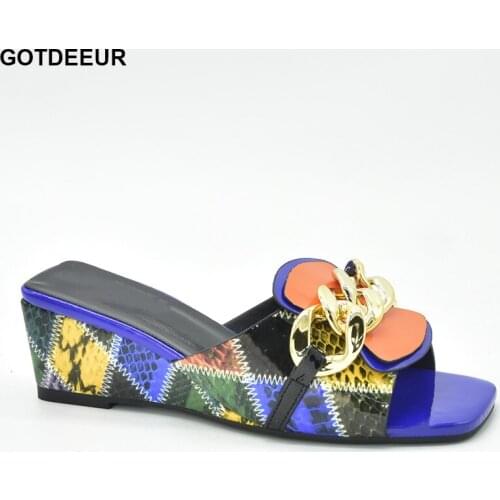 New Arrival Patent Leather Metal Chain Miexed Color Wedges Shoes for Women Nigerian Women Party Pumps Ladies Shoes and Sandals
