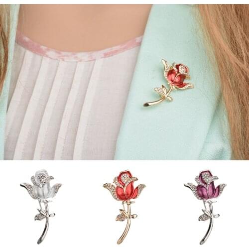 Elegent Crystal Red Rose Pins Rhinestone Flower Brooch For Women Clothing Accessories Cute Women Wedding Banquet Brooch Jewelry