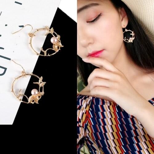 Fashion Jewelry Cool Wind Pearl Earrings Luxury Flower Earrings New Crystal Lady Elegant Statement Earrings