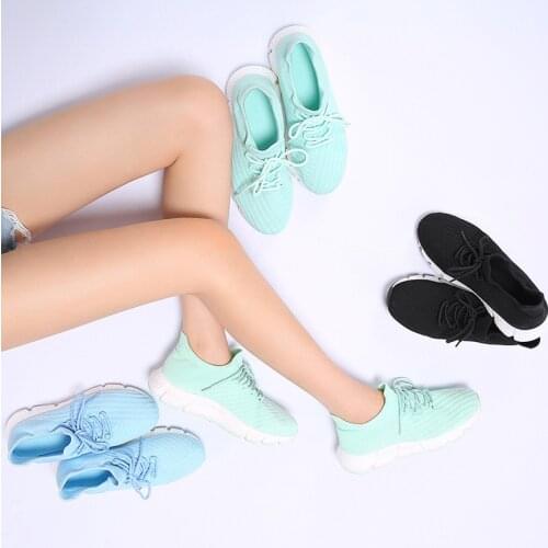 Women Super Lightweight Sneakers Women Slip on Mesh Breathable Running Shoes Woman Walking Platform Comfortable Female Sz35-42