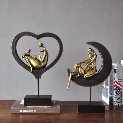 EUROPEAN RETRO CREATIVE COUPLE CHARACTER PARENT-CHILD RESIN ORNAMENTS FURNISHINGS HOME LIVINGROOM FIGURINES DECORATION CRAFTS