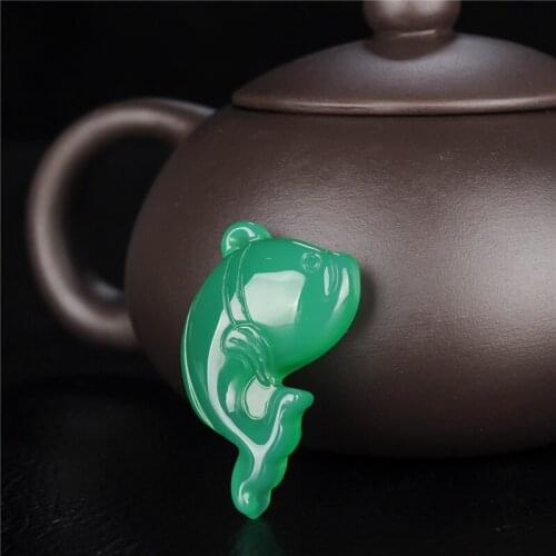 Natural Chinese Green Chalcedony Hand Carved Dolphin Pendant Fashion Jewelry Men and Women Green Agate Necklace Popular Gift