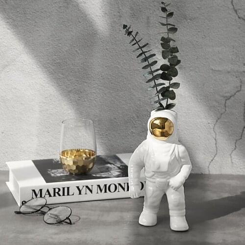 Ceramic Vase Creative Nordic Astronaut Space Shuttle Decoration Cool Gift Living Room Entrance Wine Cabinet Decoration