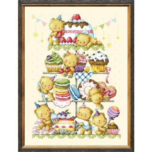 Making cakes cross stitch cartoon bear tower 18ct 14ct 11ct light yellow fabric cotton thread embroidery DIY handmade needlework