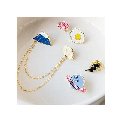 New fashion Planet Omelet Mount Fuji Cloud Lucky Cat Shaped Brooch Pin